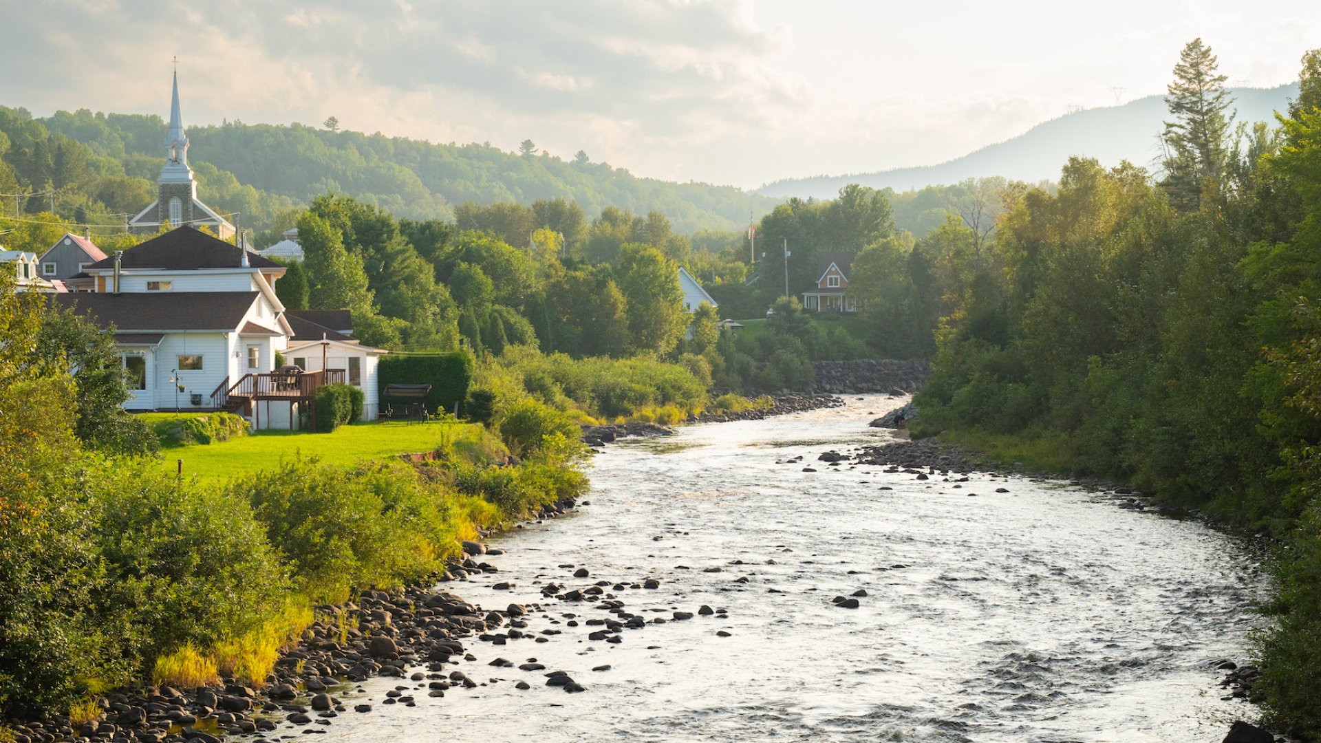 A river running through Old Town Quebec